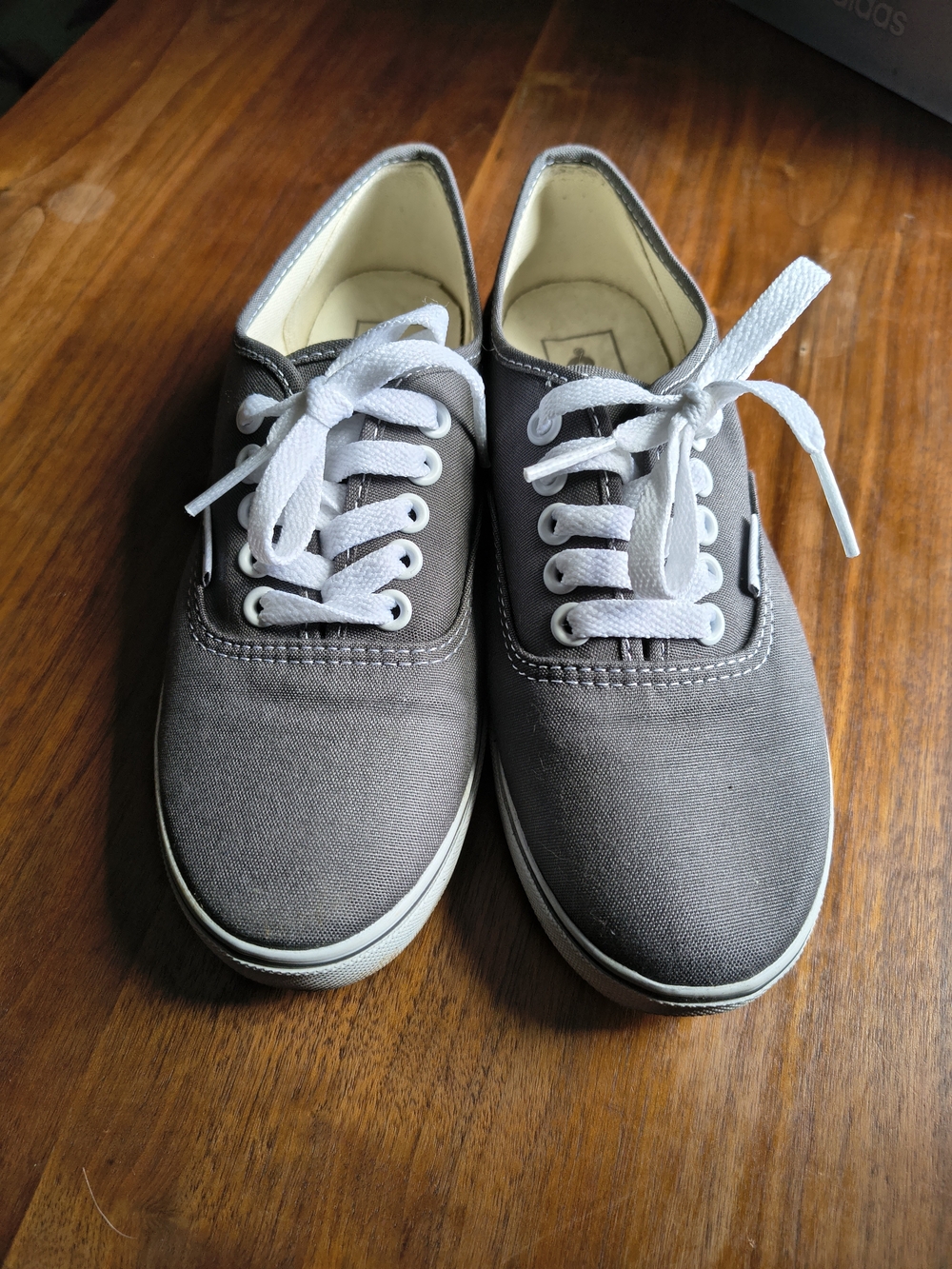 Vans women slim gray casual lace-up sneakers